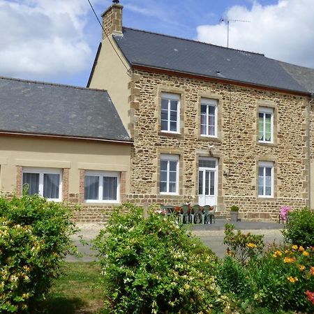 Chambres " Orchidees " Saint-Denis-de-Gastines Exterior photo